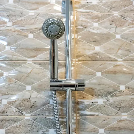Daya 2br Luxury 아파트